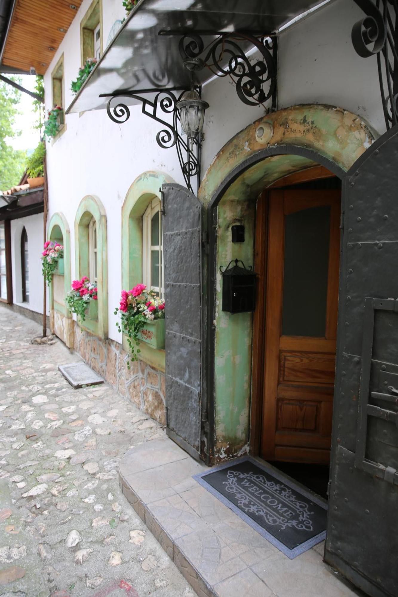 Guesthouse Nia Deluxe Сараево Экстерьер фото